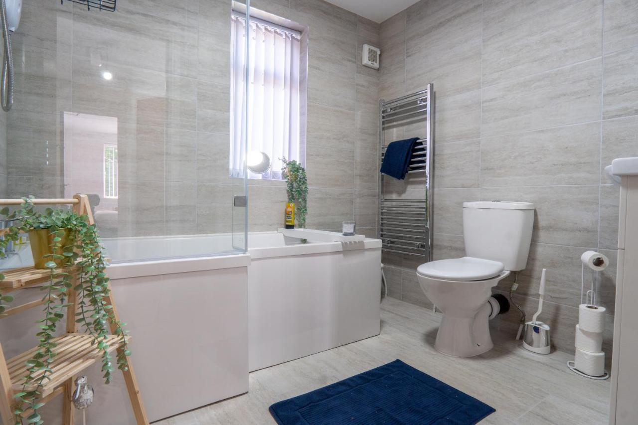 Heartland House, 7 Spacious Bedrooms Sleeps 4 Plus, Near Nec, Jlr,Bhx Birmingham Eksteriør bilde
